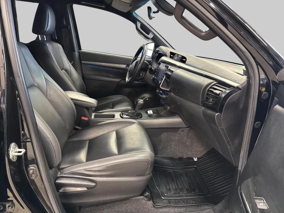 TOYOTA Hilux 2021