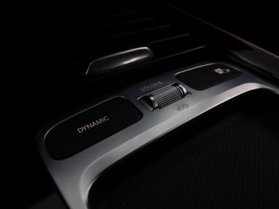 MERCEDES-BENZ EQB 2025