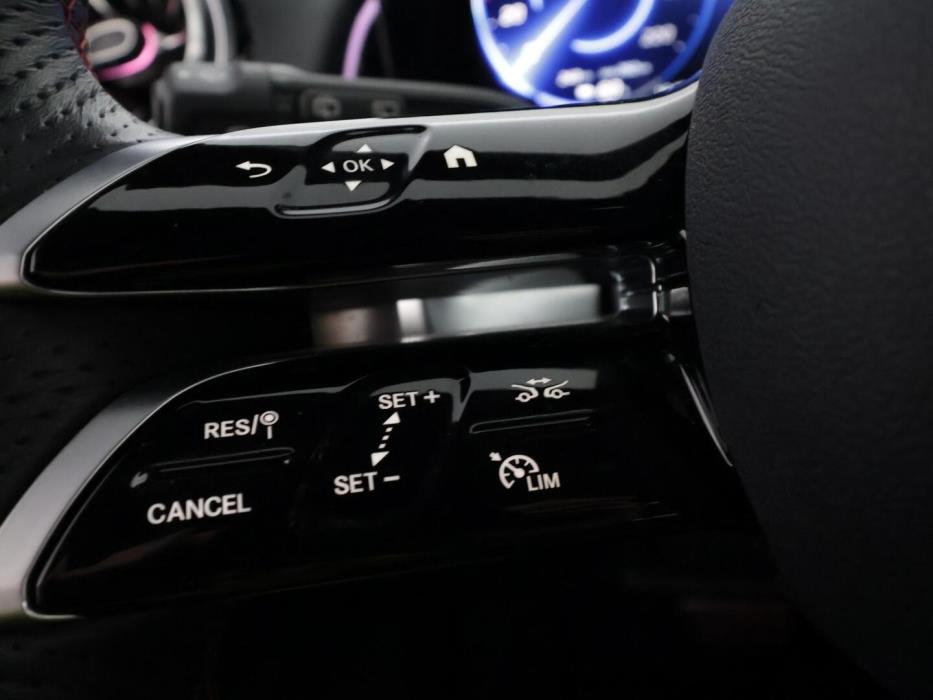 MERCEDES-BENZ EQB 2025