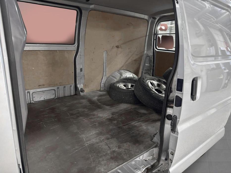TOYOTA Hiace 2005
