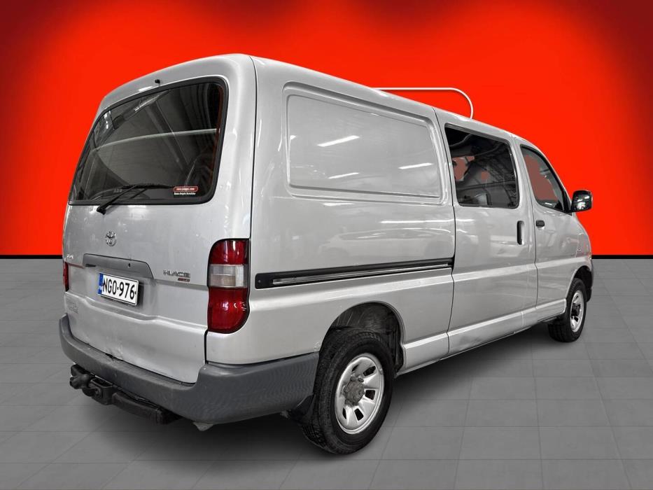 TOYOTA Hiace 2005