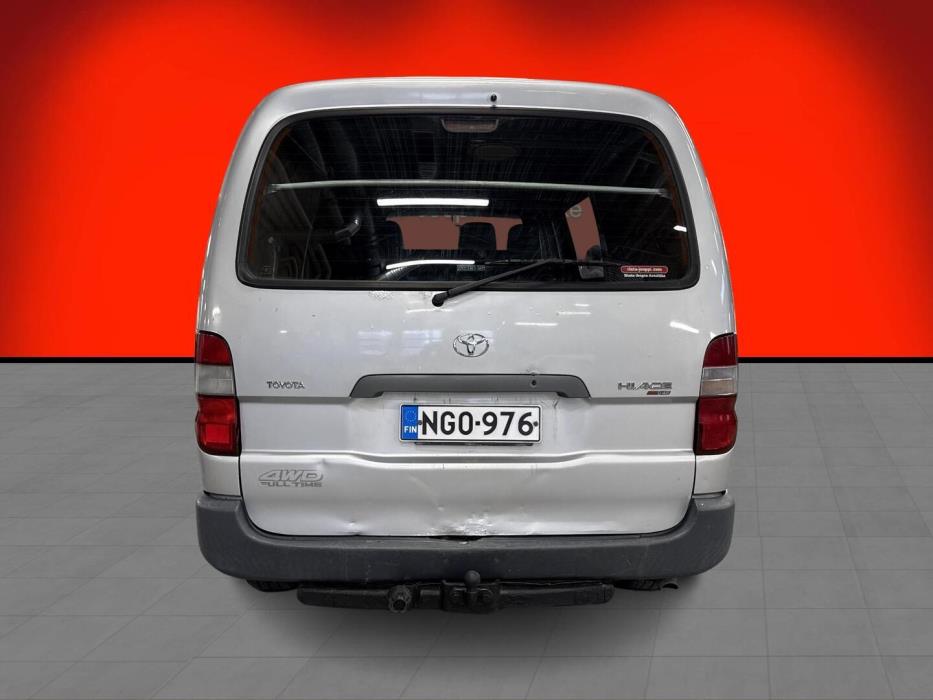 TOYOTA Hiace 2005
