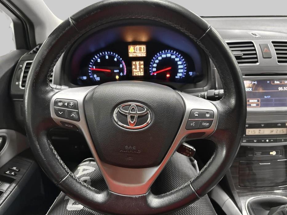 TOYOTA Avensis 2012