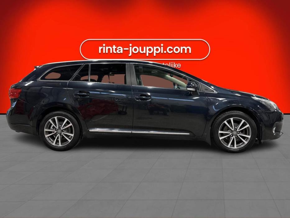 TOYOTA Avensis 2012