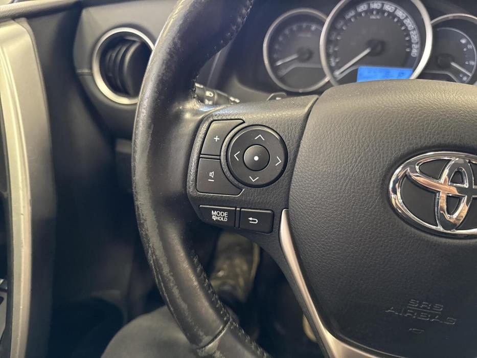 TOYOTA Auris 2014