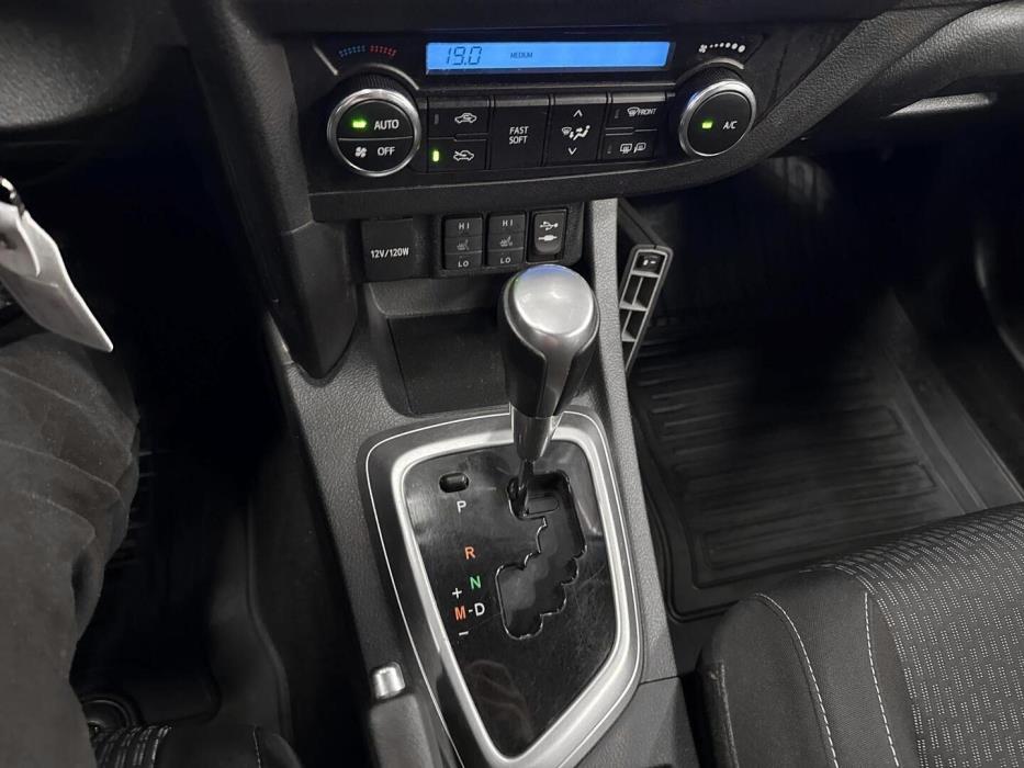 TOYOTA Auris 2014