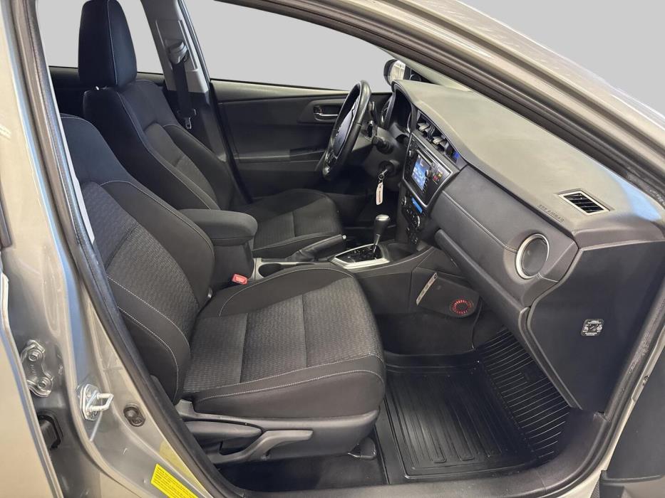 TOYOTA Auris 2014