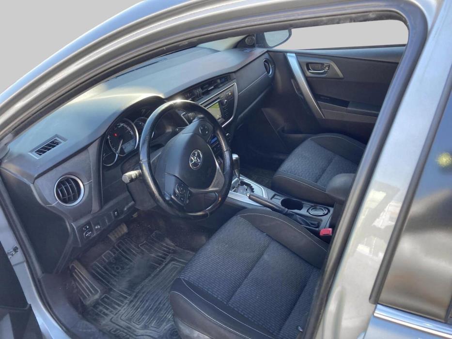 TOYOTA Auris 2014