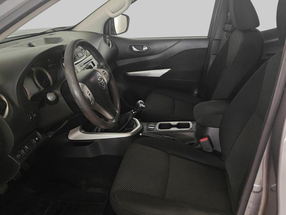 NISSAN Navara 2017