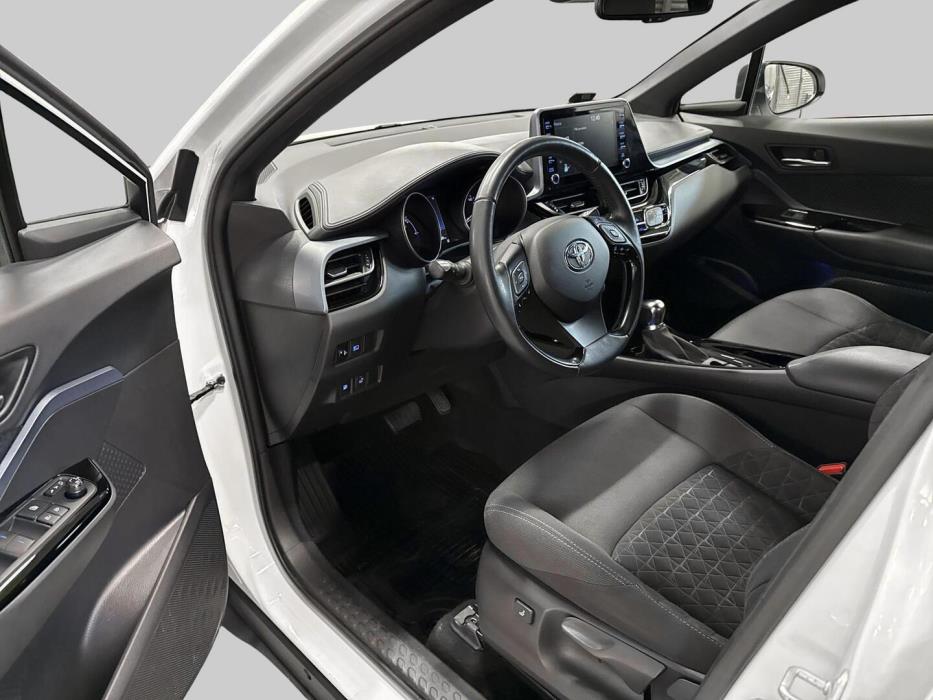 TOYOTA C-HR 2021