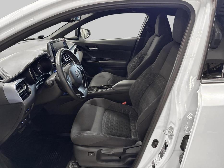 TOYOTA C-HR 2021