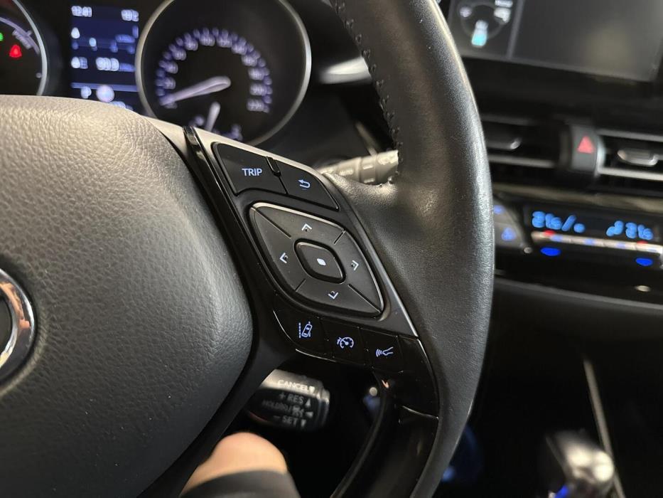 TOYOTA C-HR 2021