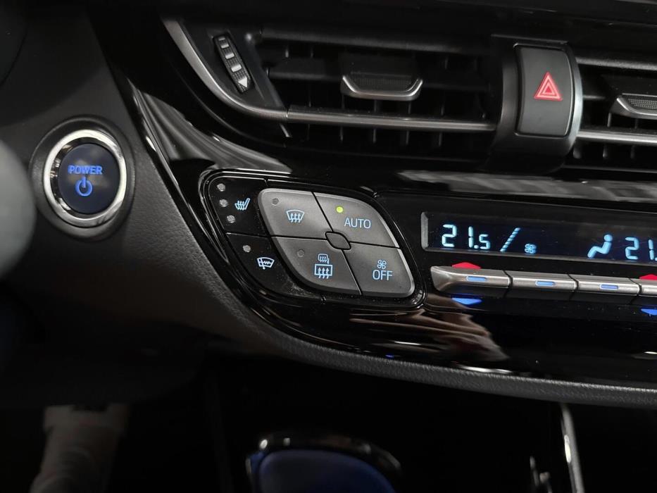 TOYOTA C-HR 2021