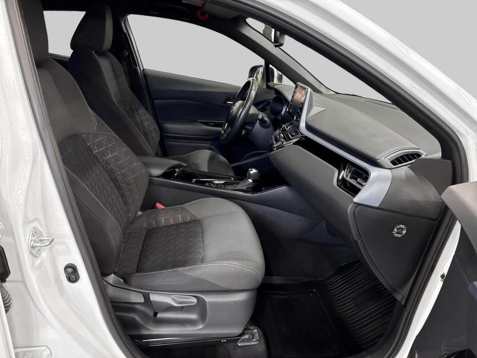 TOYOTA C-HR 2021