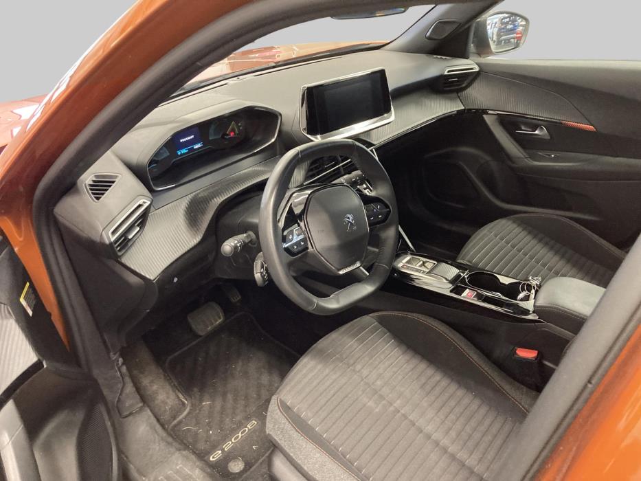 PEUGEOT e-2008 2023