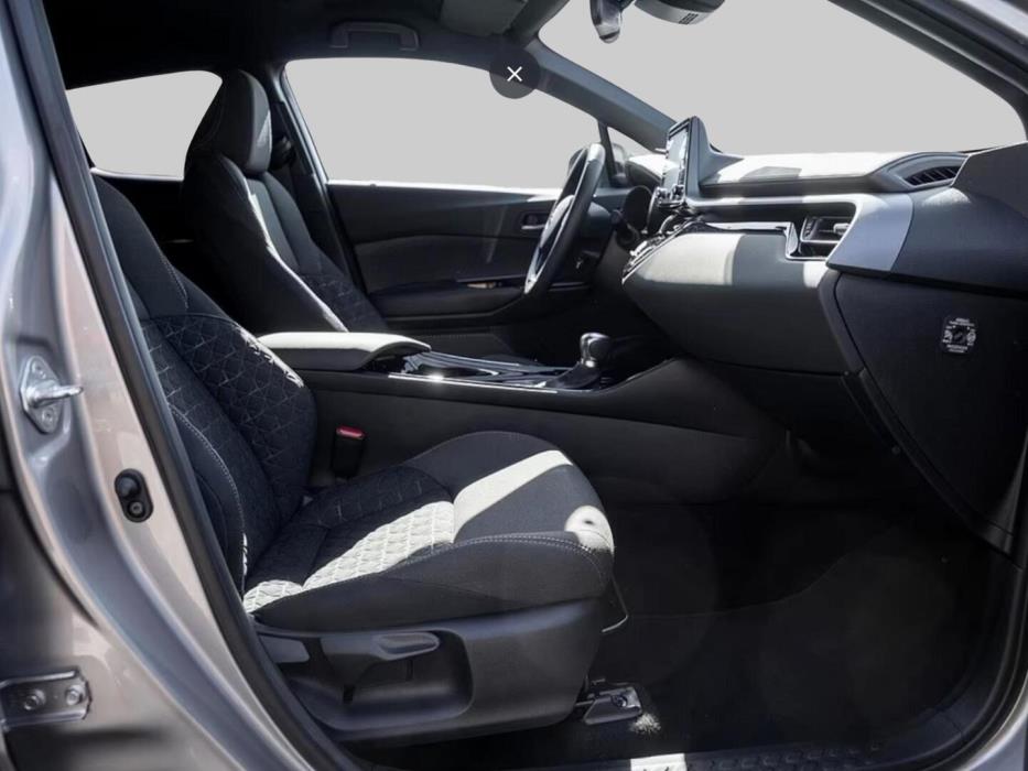TOYOTA C-HR 2021