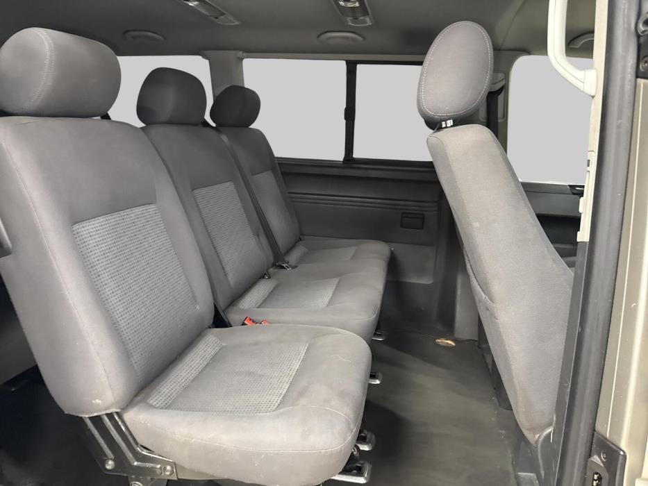 VOLKSWAGEN Caravelle 2005