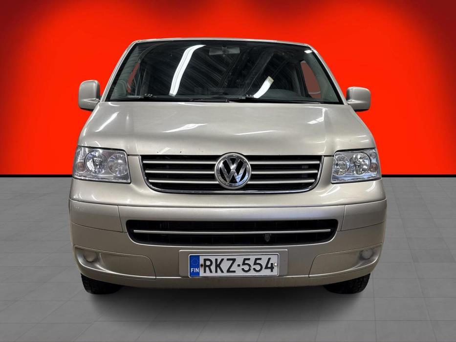 VOLKSWAGEN Caravelle 2005