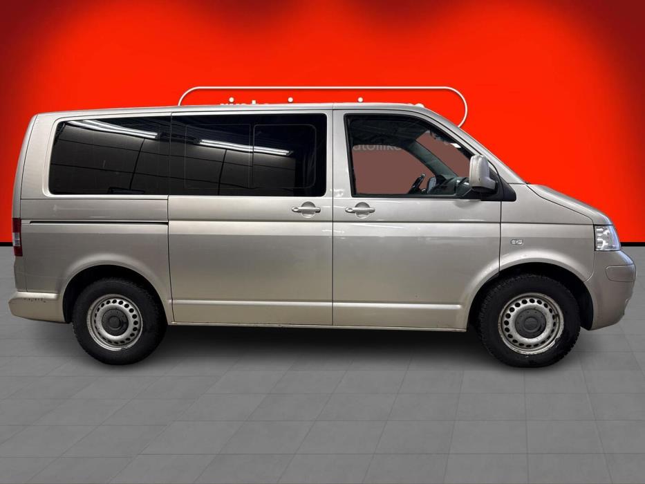 VOLKSWAGEN Caravelle 2005