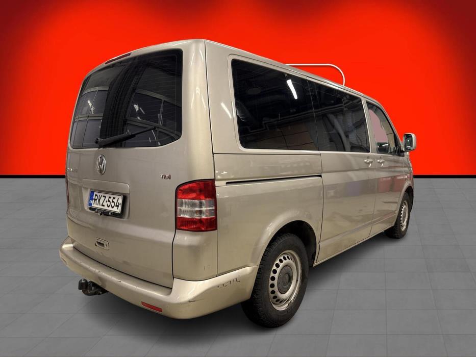 VOLKSWAGEN Caravelle 2005