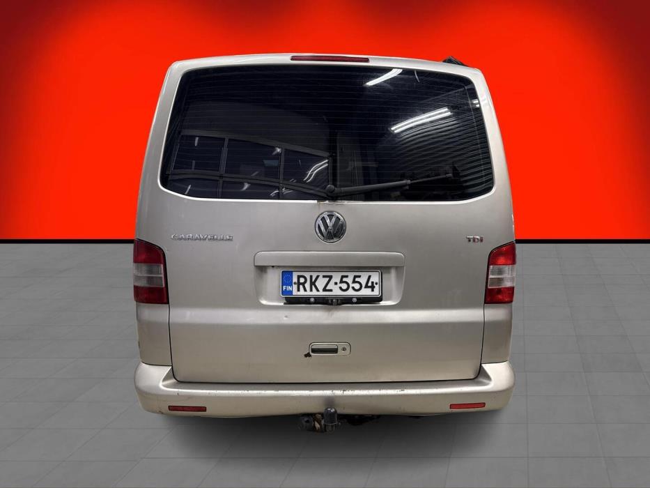 VOLKSWAGEN Caravelle 2005