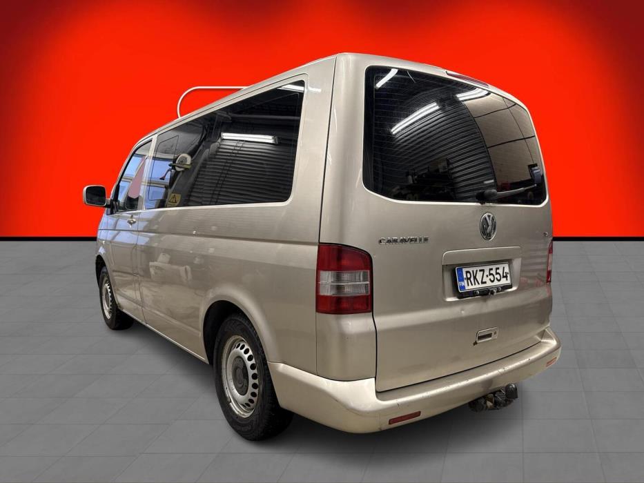 VOLKSWAGEN Caravelle 2005