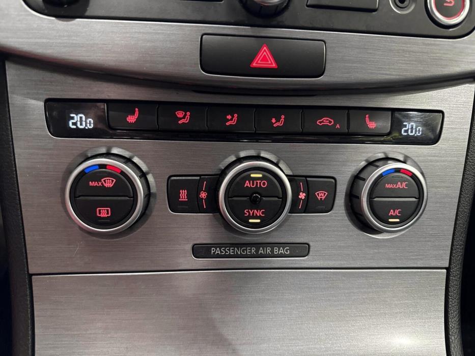 VOLKSWAGEN Passat 2014