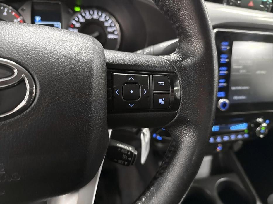 TOYOTA HILUX 2021