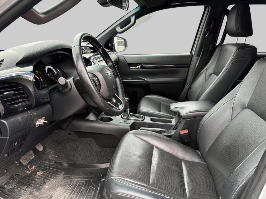 TOYOTA Hilux 2019