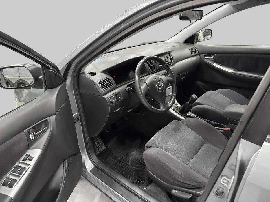TOYOTA Corolla 2002