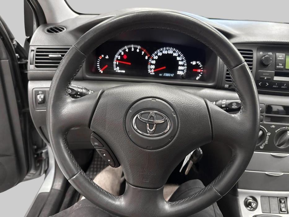 TOYOTA Corolla 2002