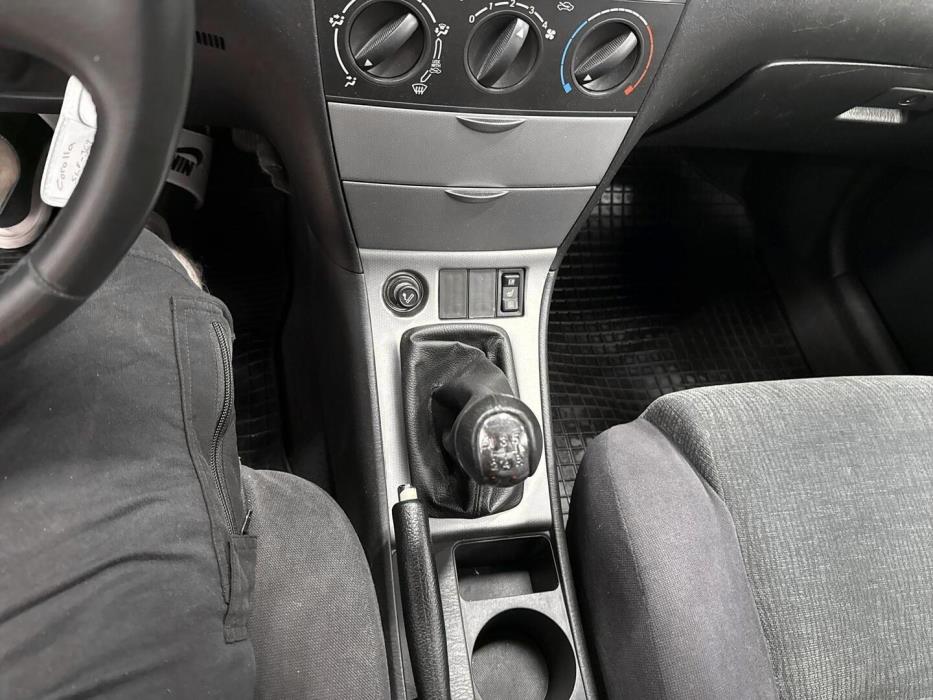 TOYOTA Corolla 2002