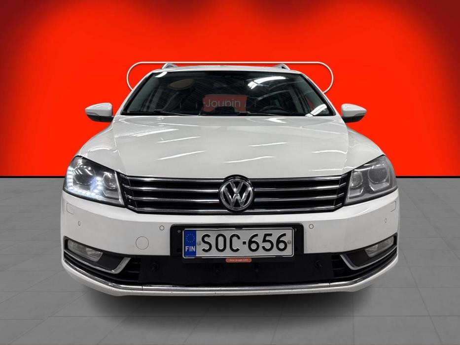 VOLKSWAGEN Passat 2012