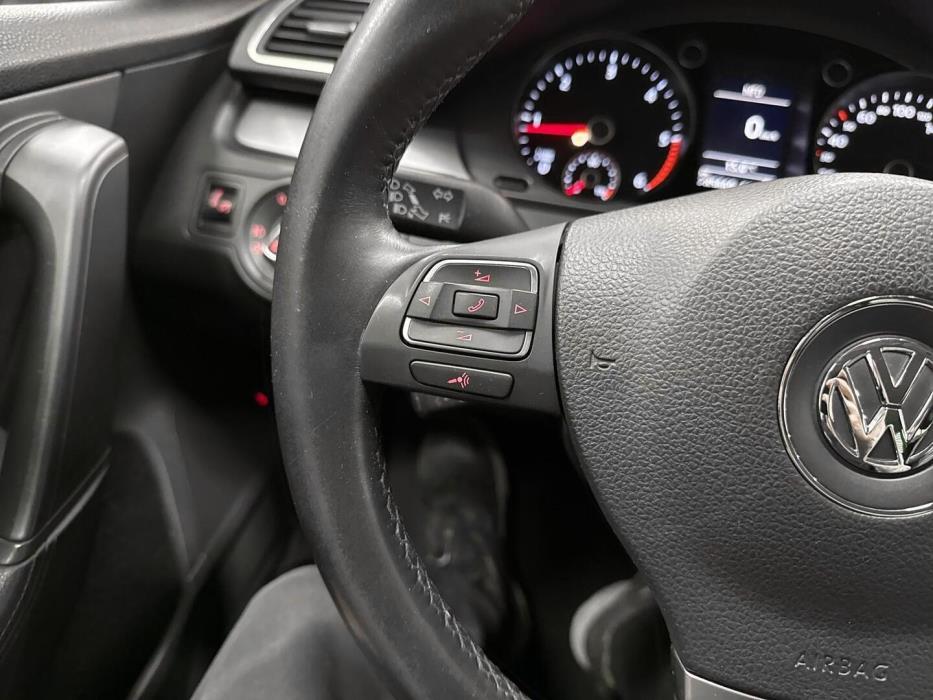 VOLKSWAGEN Passat 2012