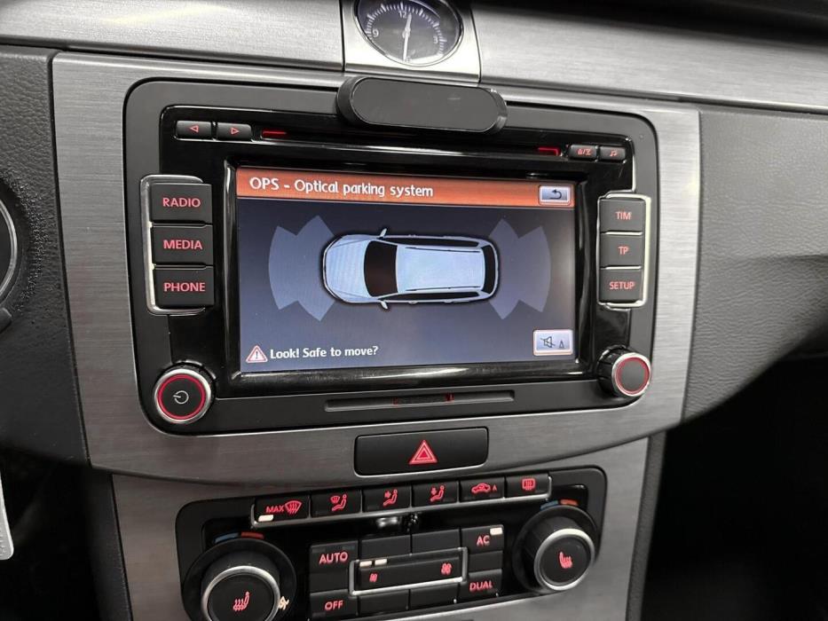 VOLKSWAGEN Passat 2012