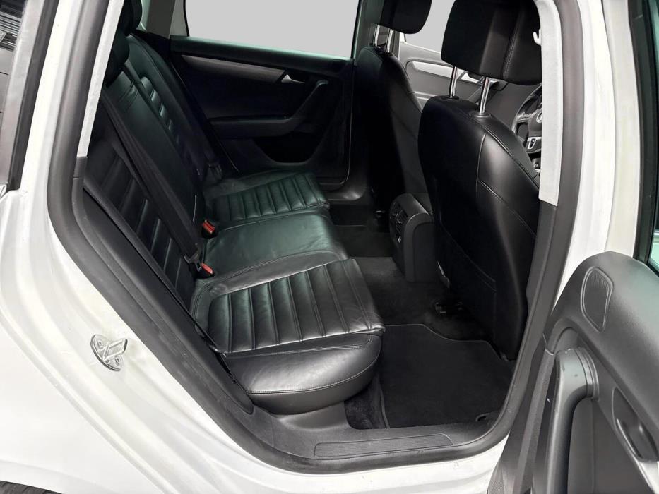 VOLKSWAGEN Passat 2012