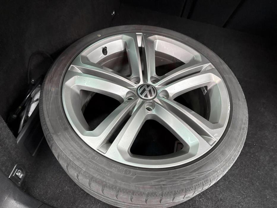 VOLKSWAGEN Passat 2012