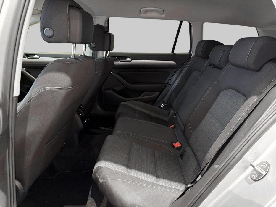VOLKSWAGEN Passat 2022