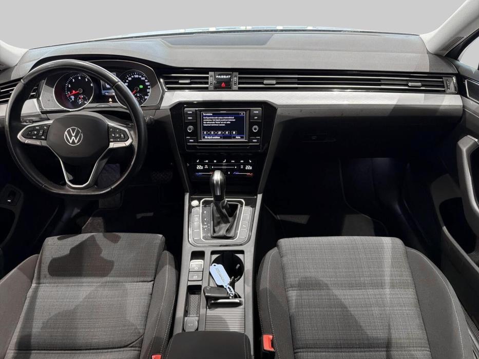 VOLKSWAGEN Passat 2022