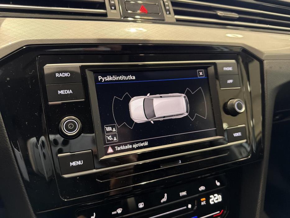 VOLKSWAGEN Passat 2022