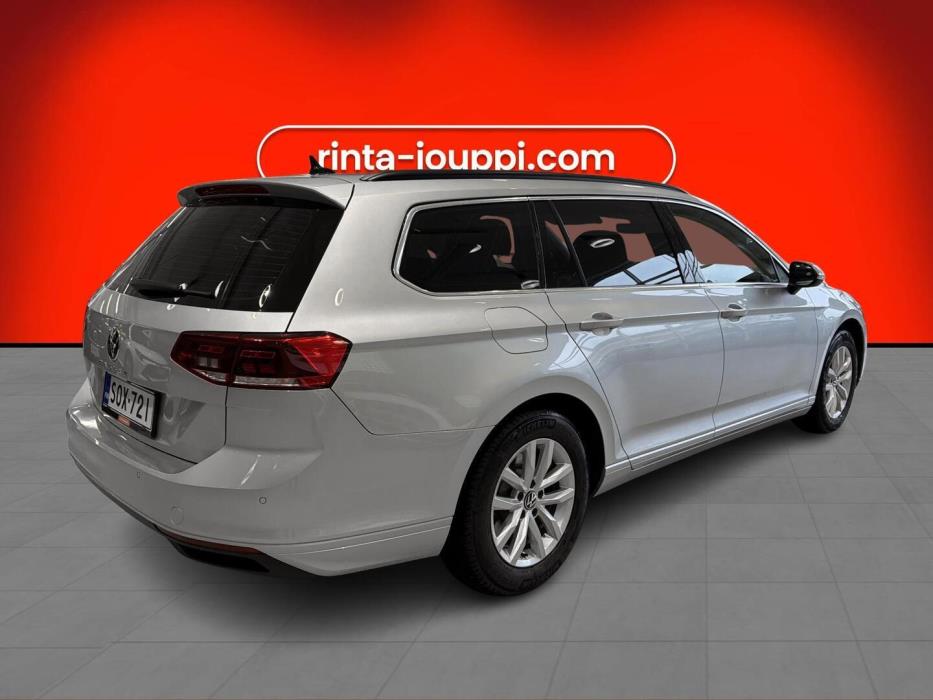 VOLKSWAGEN Passat 2022