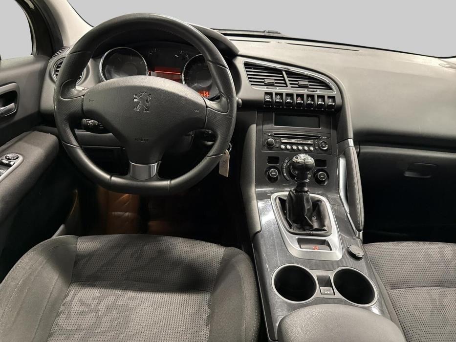 PEUGEOT 3008 2011