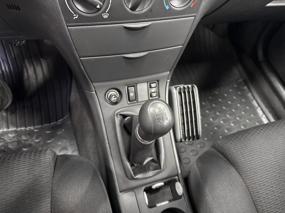 TOYOTA Corolla 2005