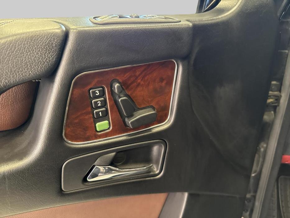 MERCEDES-BENZ G 2011