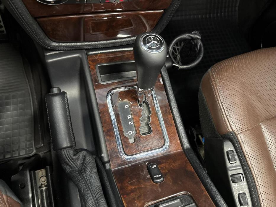 MERCEDES-BENZ G 2011