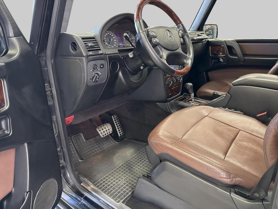 MERCEDES-BENZ G 2011