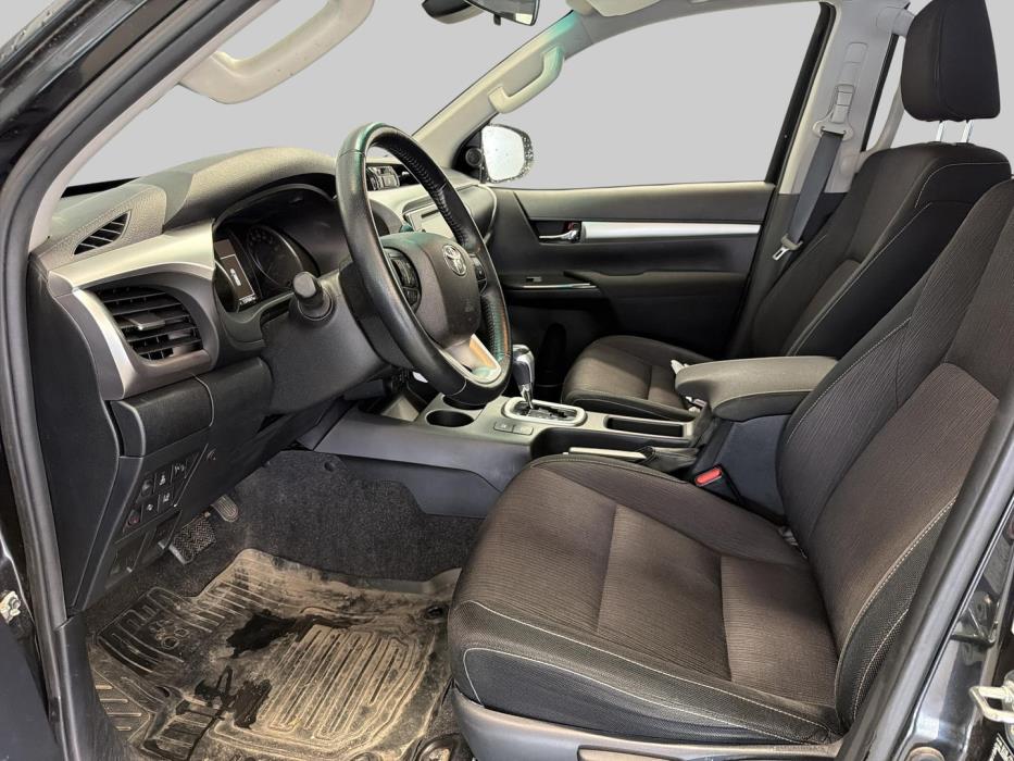 TOYOTA Hilux 2018