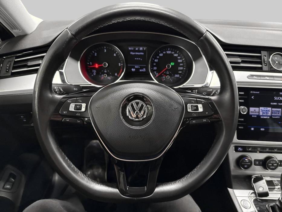 VOLKSWAGEN Passat 2017
