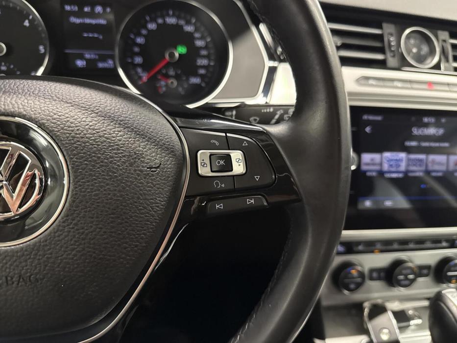 VOLKSWAGEN Passat 2017