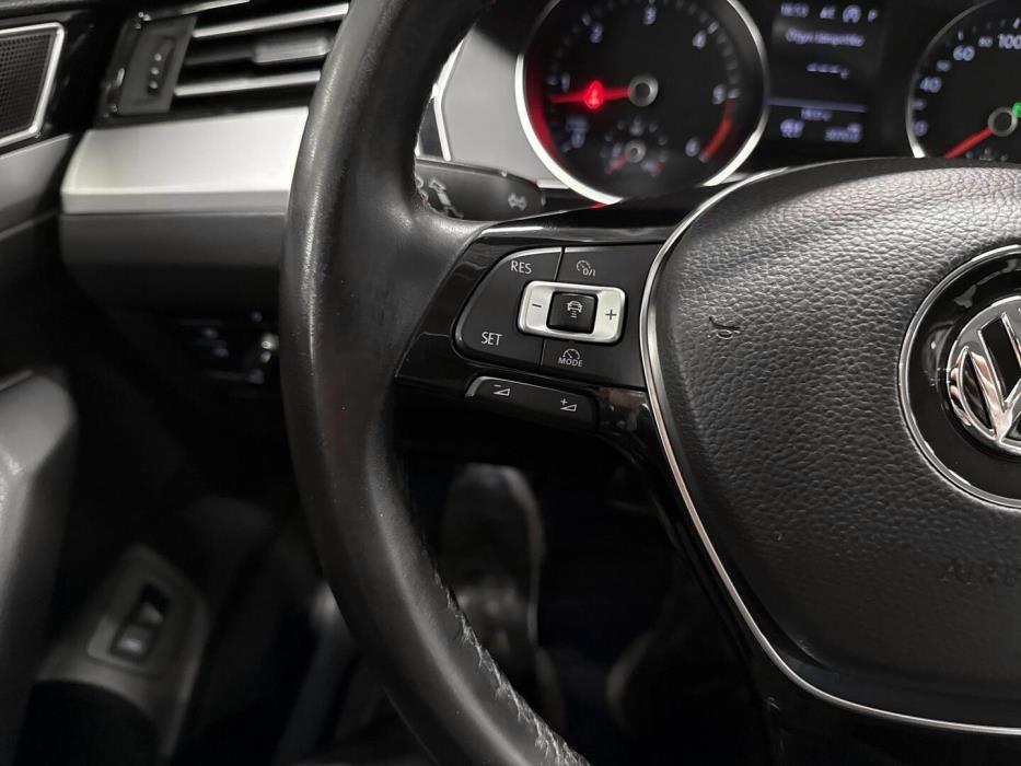 VOLKSWAGEN Passat 2017